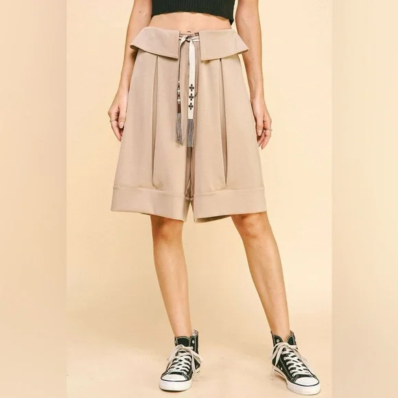 259B. Stylish High-Waisted Shorts